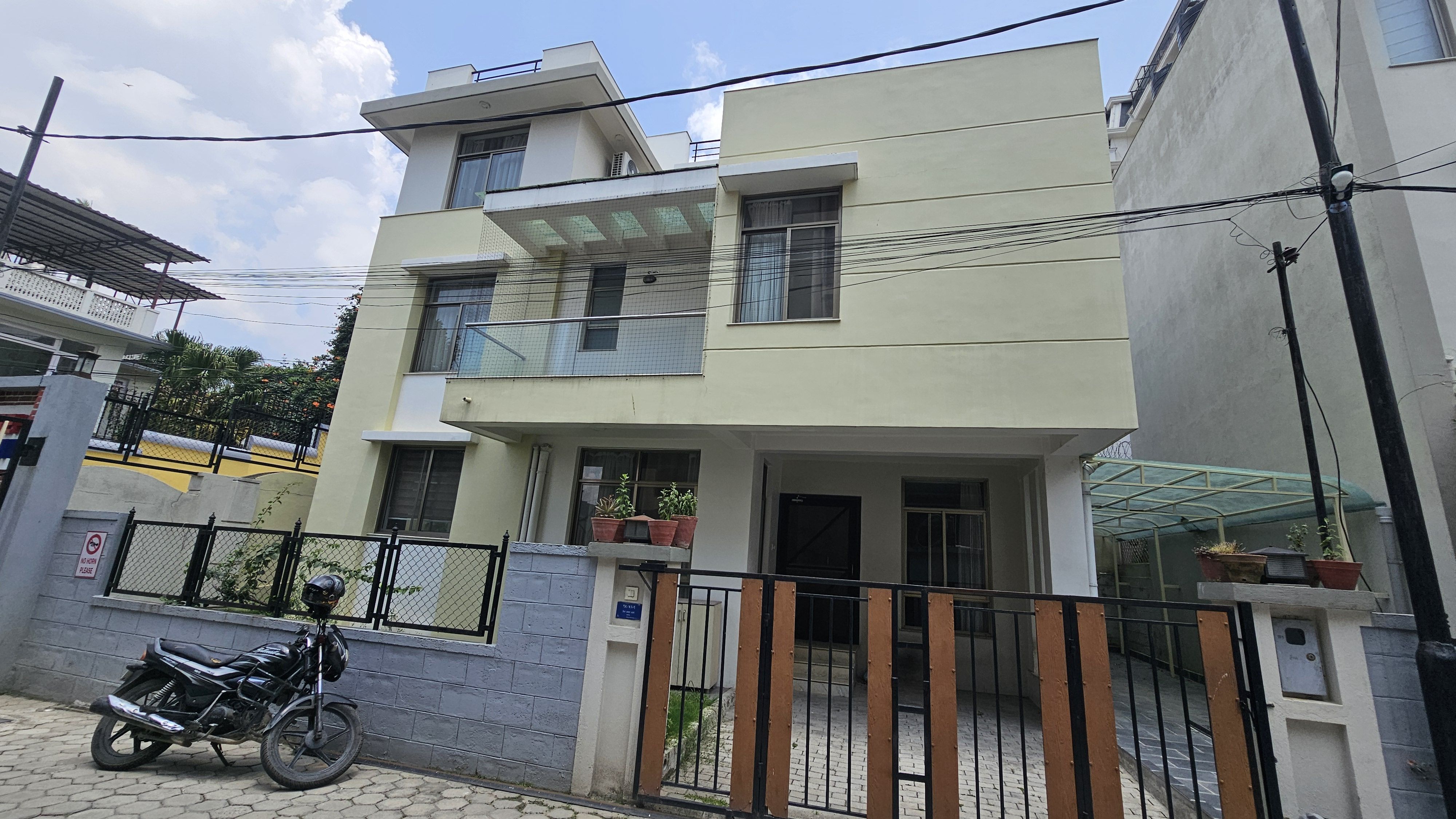 House for rent inside Sanepa Colony