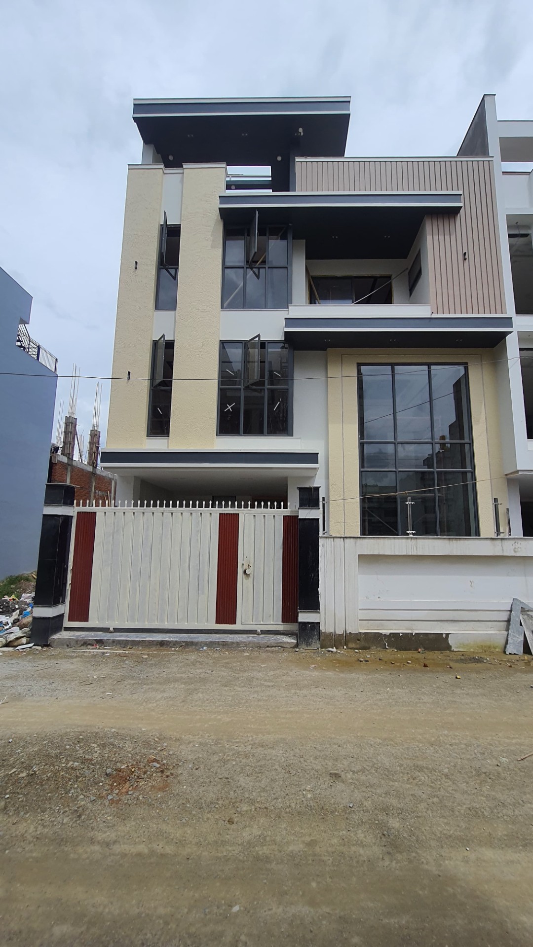 Turnkey Contemporary Dream Home at Ochu Height – 4BHK with 3 En-Suite Bedrooms -NPR 4.50 Cr