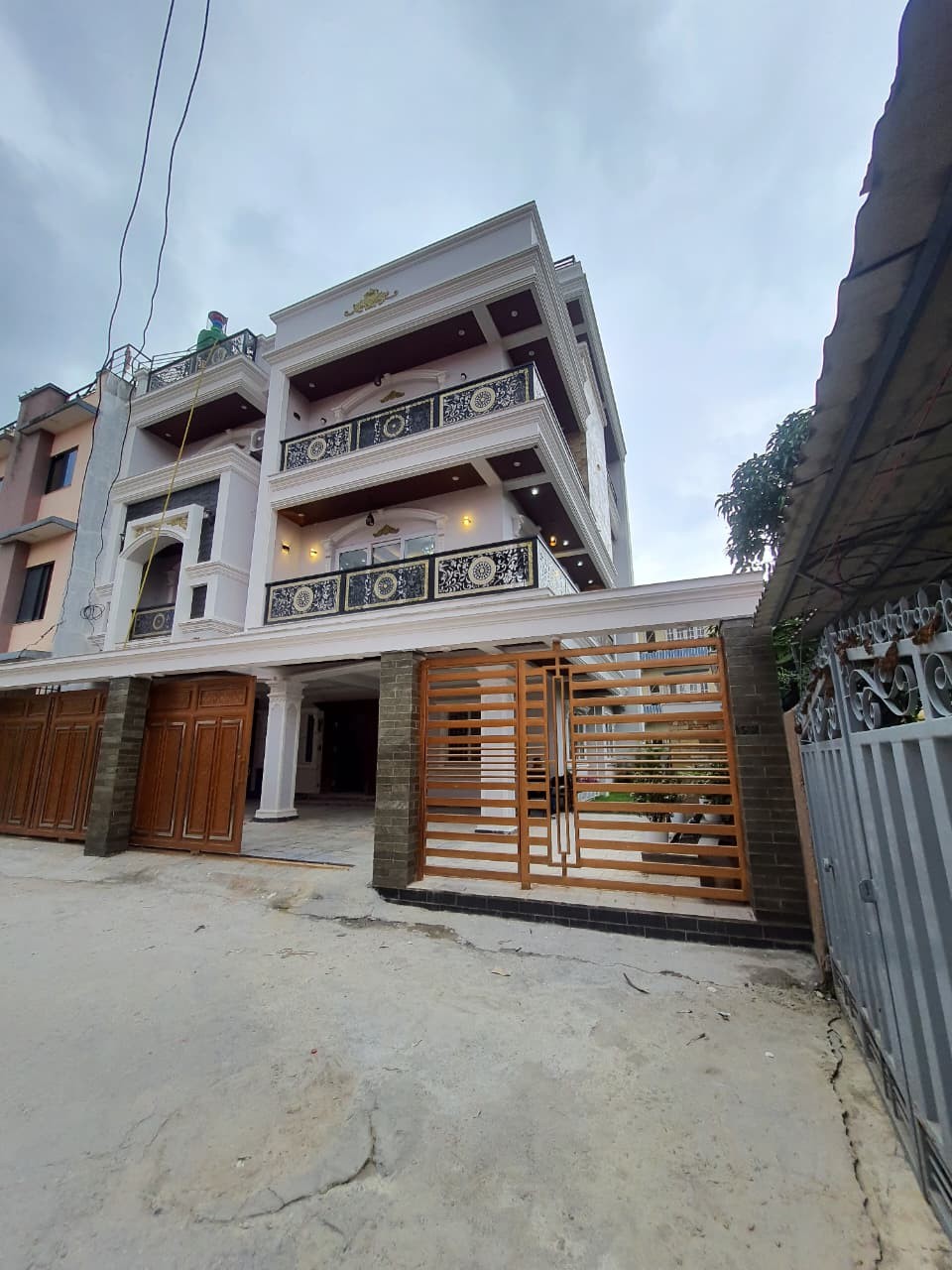 Premium 5BHK House for sale in United Colony - fully furnished |6 aana| 1BHK Rental Space | Prime Residential Location